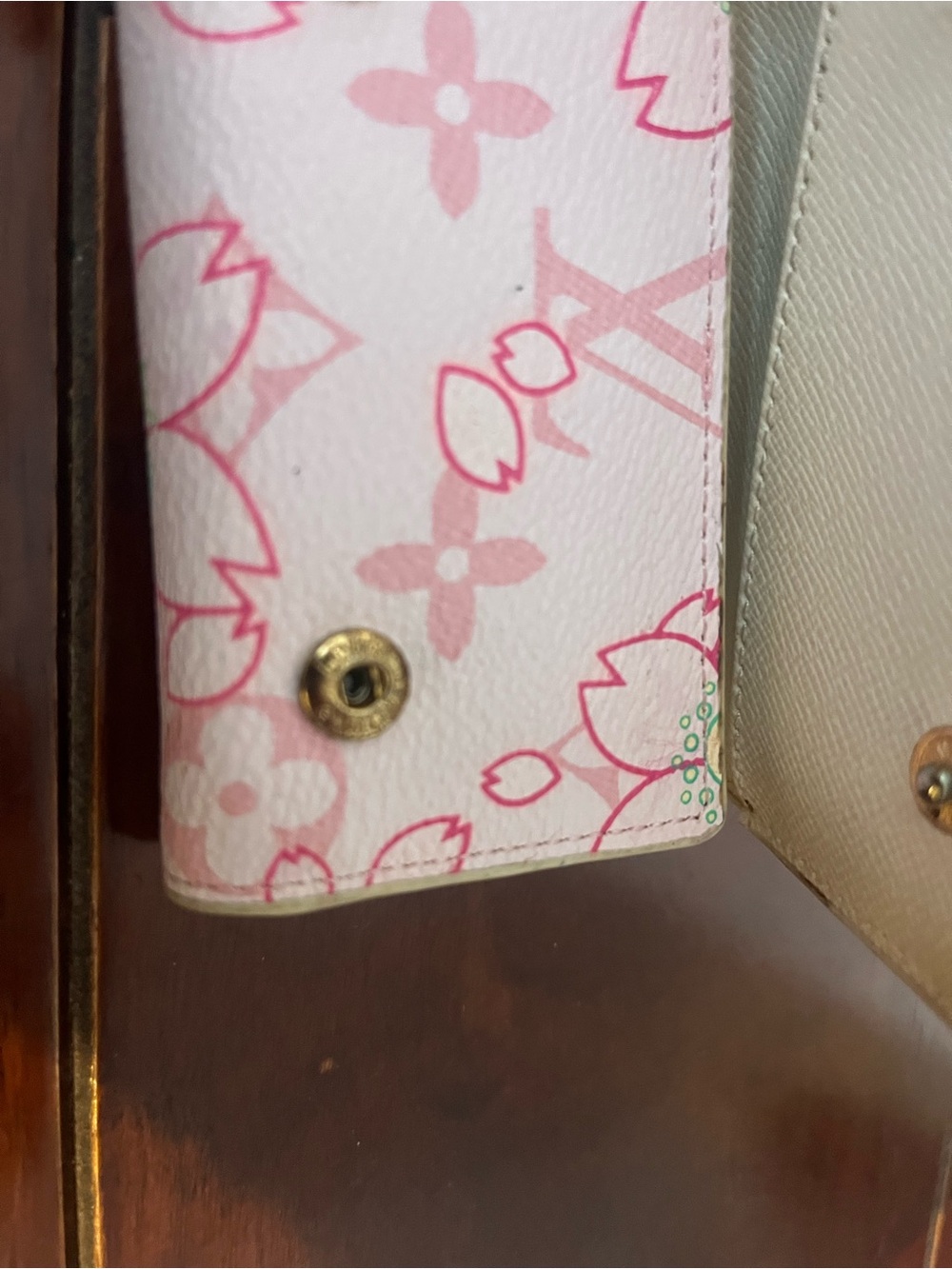 Louis Vuitton Takashi Murakami cherry blossom Key & Card Holder - Picture 5 of 9